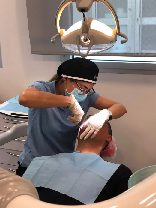 Experto en Prótesis sobre Implantes y Oclusión